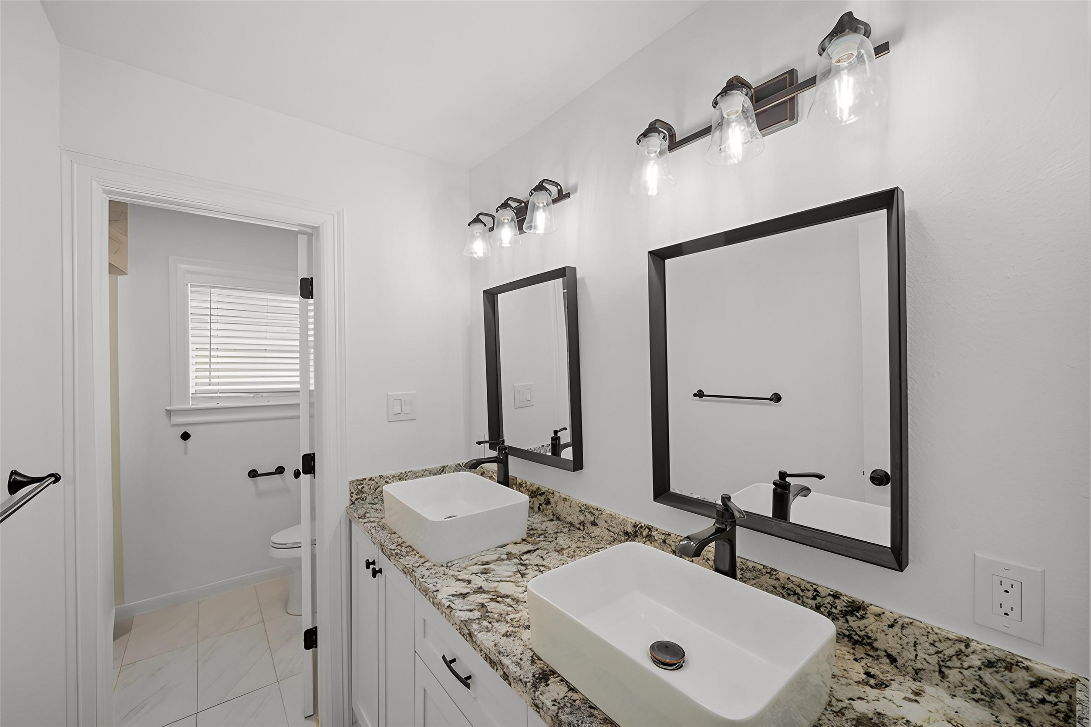 Houston, Texas, 77096, United States, 4 Bedrooms Bedrooms, ,3 BathroomsBathrooms,Residential,For Sale,1901222