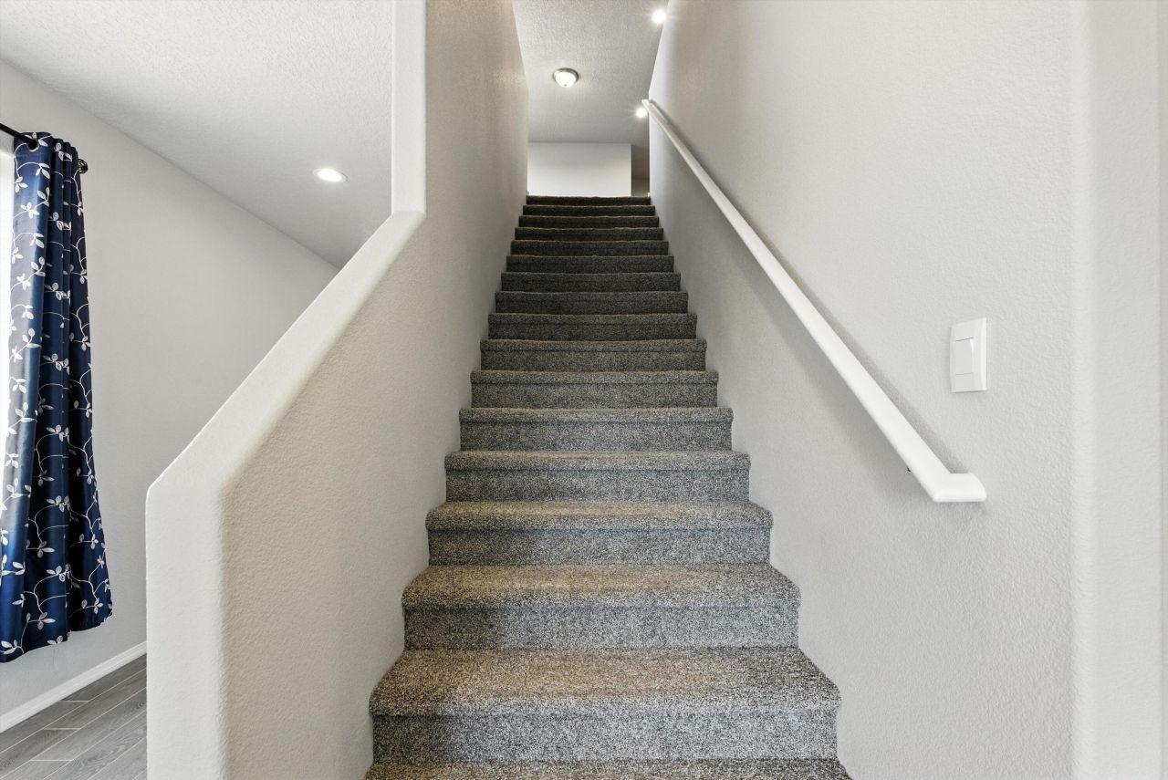 Rio Rancho, New Mexico, 87124, United States, 4 Bedrooms Bedrooms, ,3 BathroomsBathrooms,Residential,For Sale,1868349