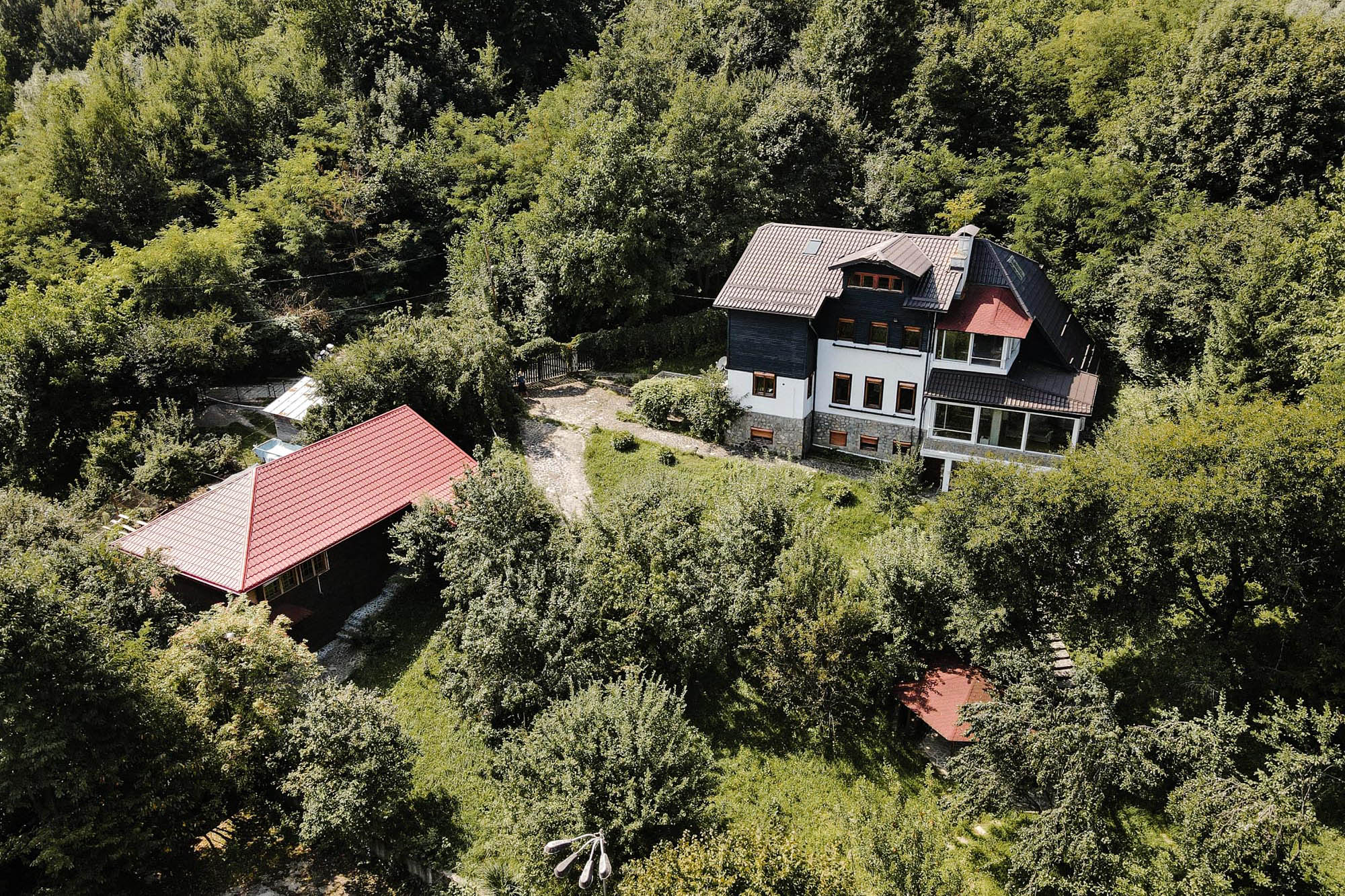  Private Estate of Over 2,500 Sq M at the Edge of the Forest, Breaza - 物件實景