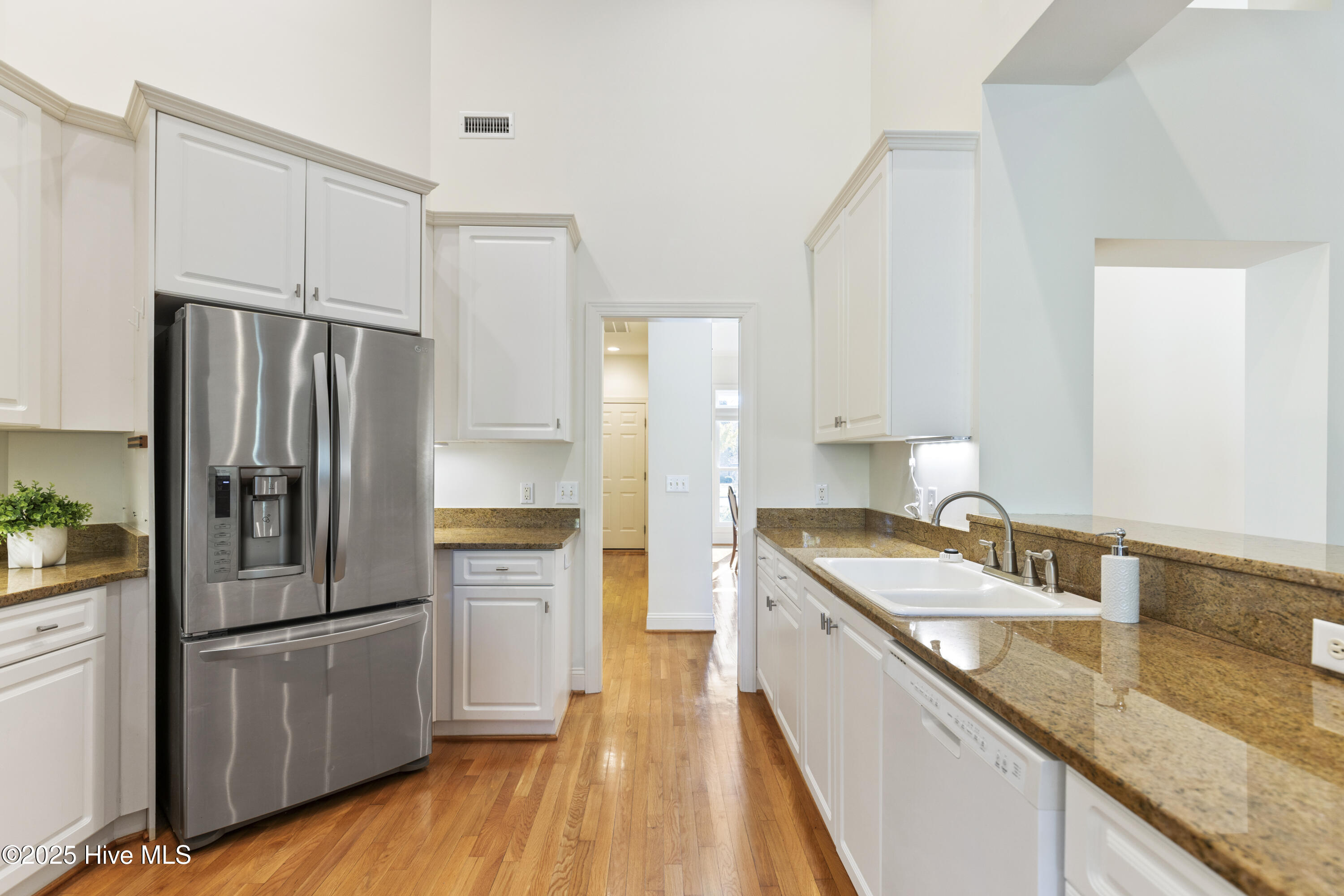 Wilmington, North Carolina, 28409, United States, 4 Bedrooms Bedrooms, ,4 BathroomsBathrooms,Residential,For Sale,1991062