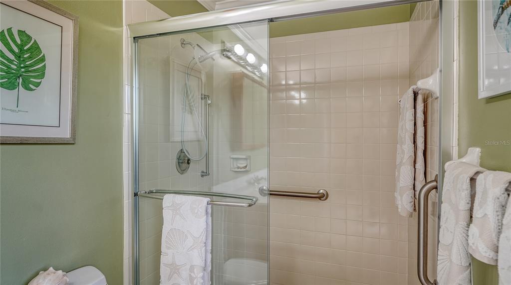 Bradenton, Florida, 34210, United States, 3 Bedrooms Bedrooms, ,2 BathroomsBathrooms,Residential,For Sale,1957049