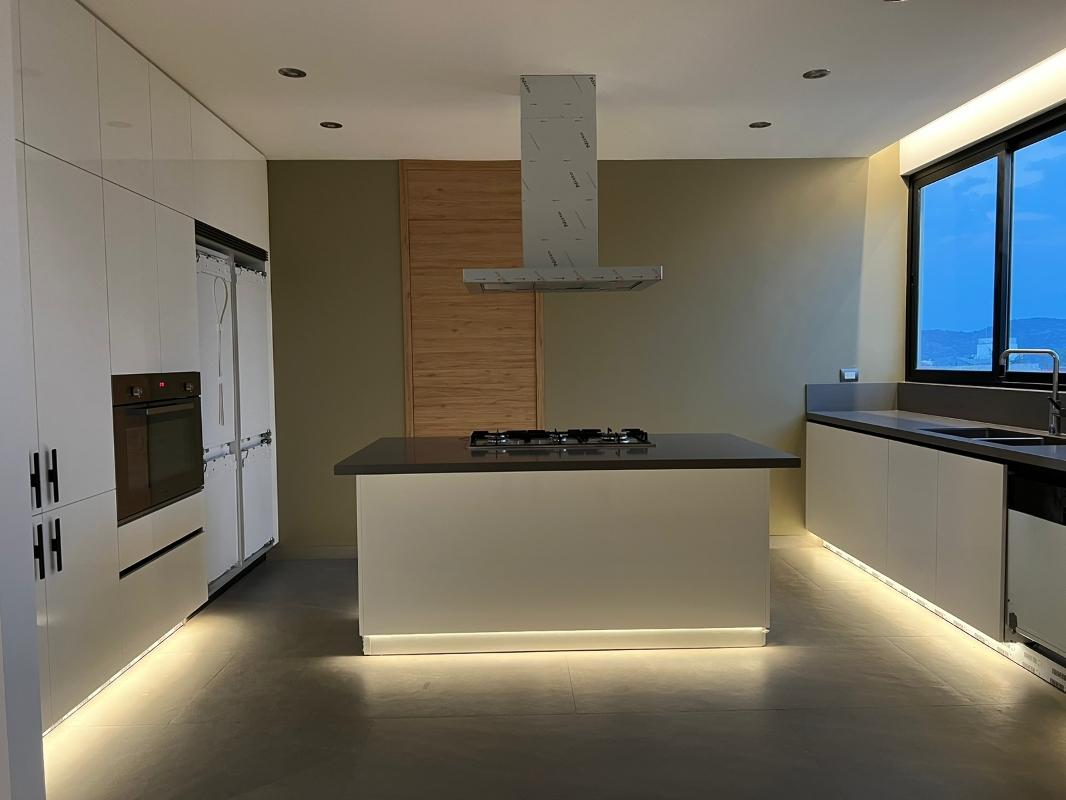 Atizapán de Zaragoza, Estado de México, 52936, Mexico, 3 Bedrooms Bedrooms, ,3 BathroomsBathrooms,Residential,For Sale,1738920