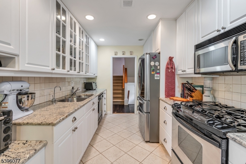 Washington Twp., New Jersey, 07676, United States, 3 Bedrooms Bedrooms, ,3 BathroomsBathrooms,Residential,For Sale,1989067