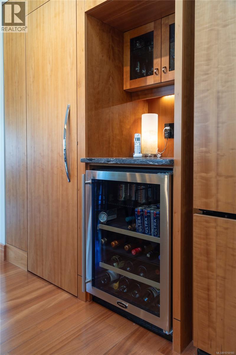 CENTRAL SAANICH, British Columbia, V8M 1S2, CA, 3 Bedrooms Bedrooms, ,4 BathroomsBathrooms,Residential,For Sale,1947352