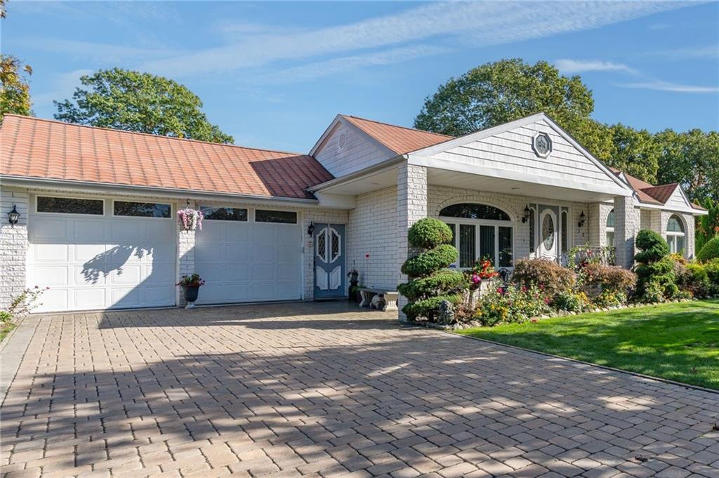 Barrington, Rhode Island, 02806, United States, 3 Bedrooms Bedrooms, ,3 BathroomsBathrooms,Residential,For Sale,2012853