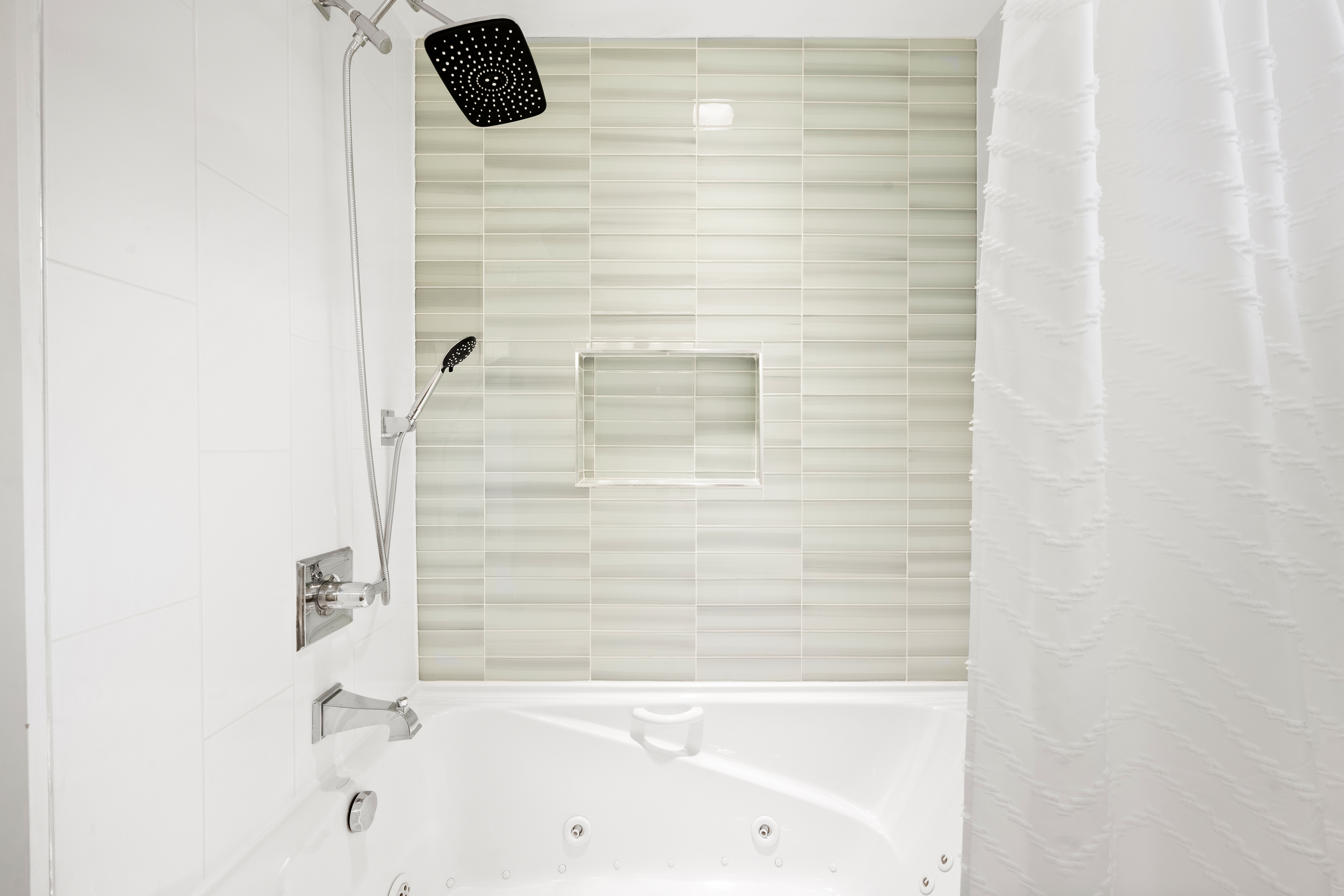  Updated Mid-Mod  Backyard Retreat - 物件實景