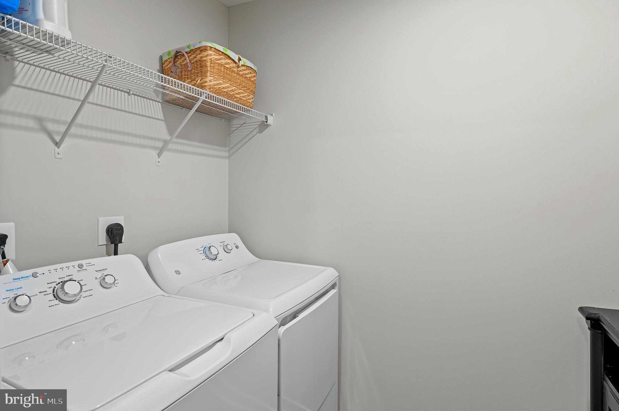Edgewater, Maryland, 21037, United States, 5 Bedrooms Bedrooms, ,3 BathroomsBathrooms,Residential,For Sale,1895020