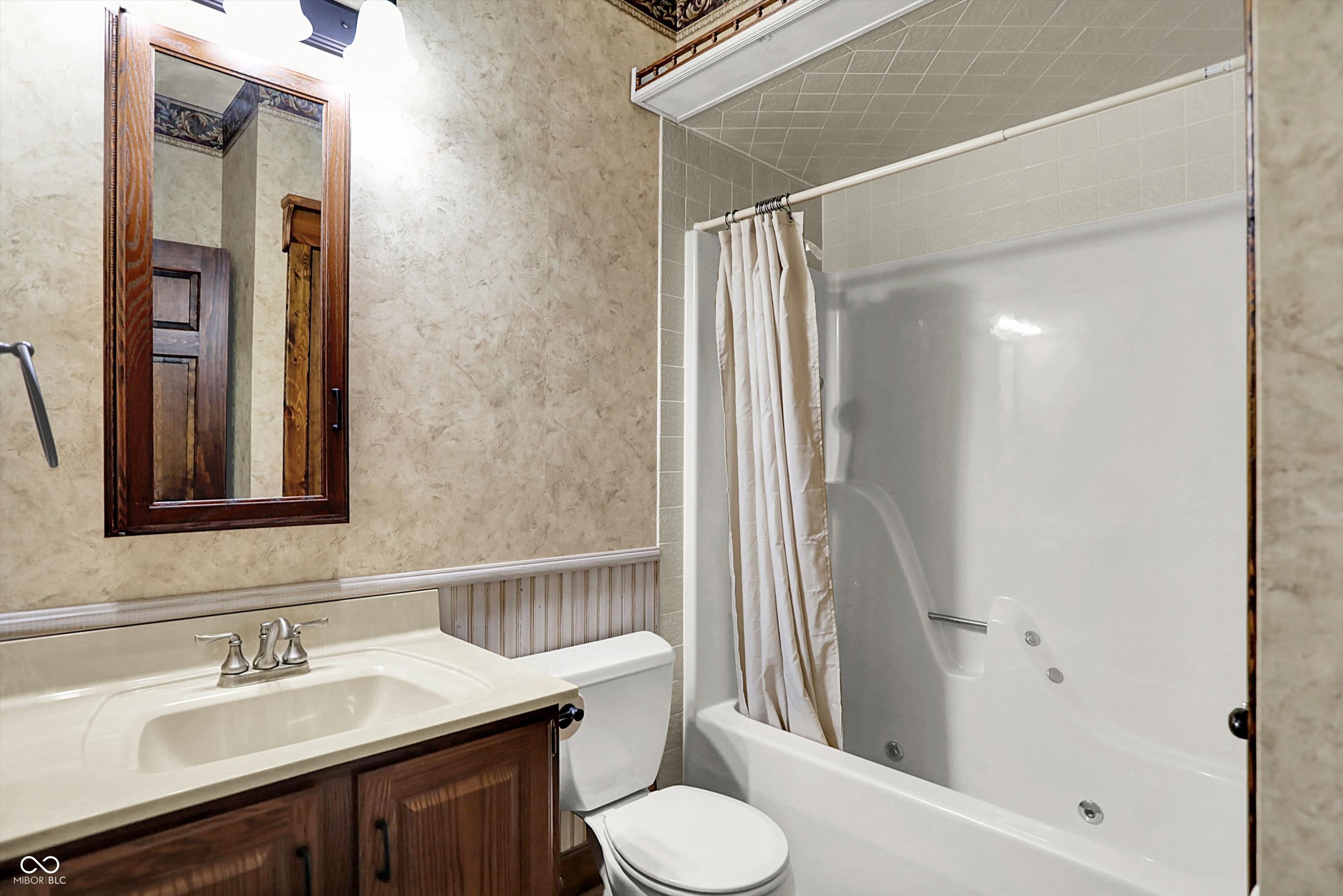 Lafayette, Indiana, 47905, United States, 3 Bedrooms Bedrooms, ,4 BathroomsBathrooms,Residential,For Sale,1979408