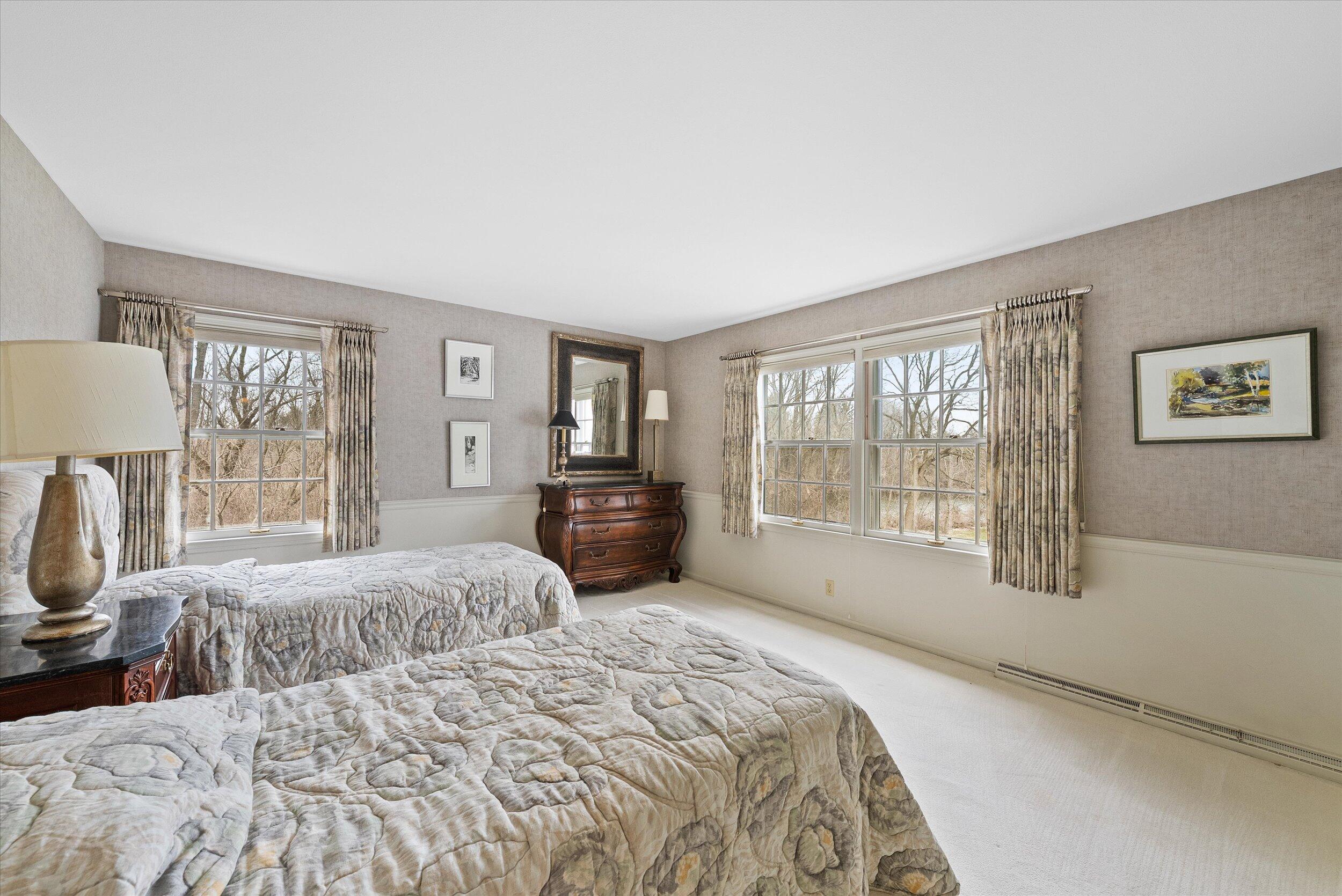 Mequon, Wisconsin, 53097, United States, 5 Bedrooms Bedrooms, ,5 BathroomsBathrooms,Residential,For Sale,1907648