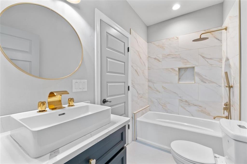 Atlanta, Georgia, 30310, United States, 4 Bedrooms Bedrooms, ,3 BathroomsBathrooms,Residential,For Sale,1987729