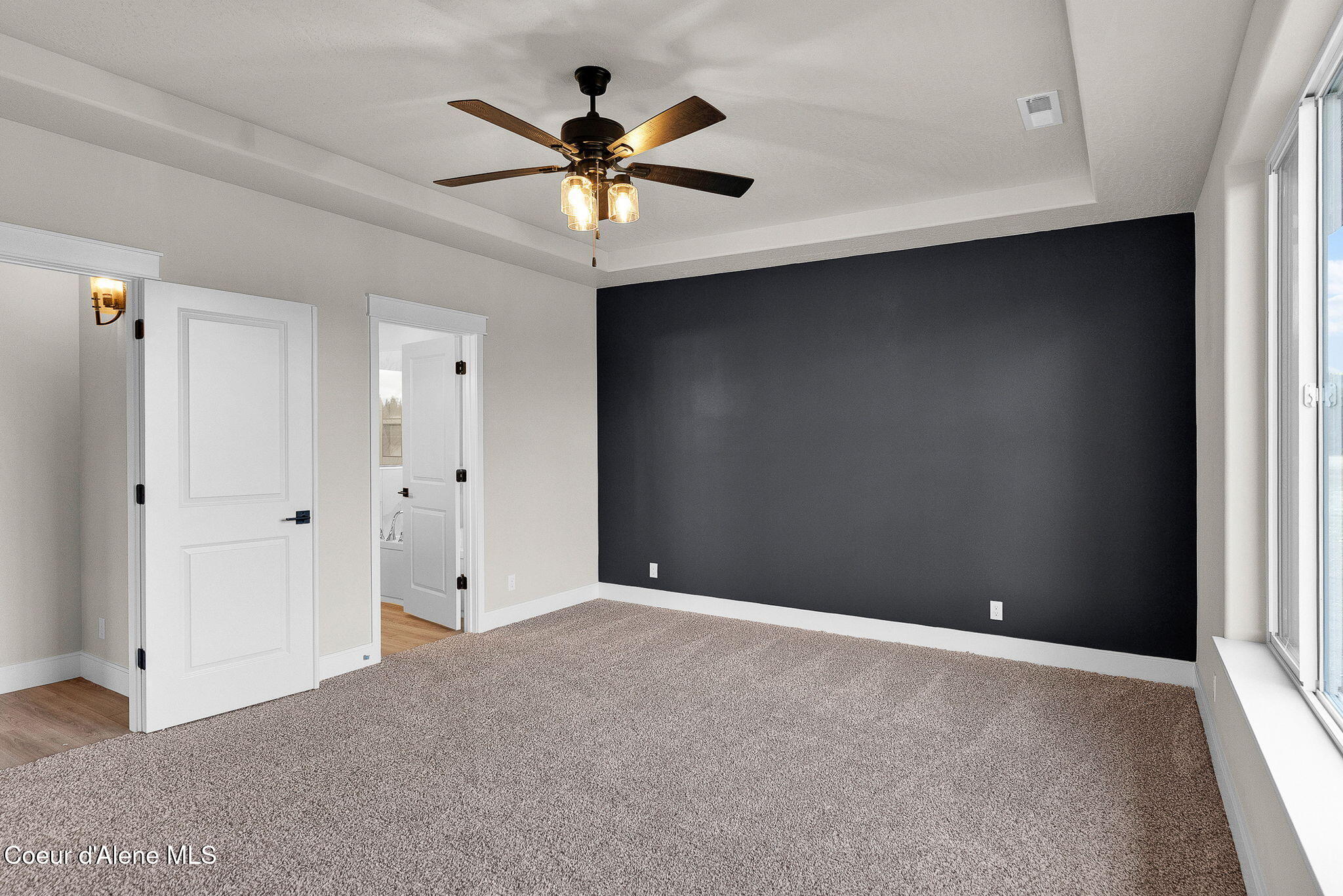 Rathdrum, Idaho, 83858, United States, 5 Bedrooms Bedrooms, ,1 BathroomBathrooms,Residential,For Sale,1989030