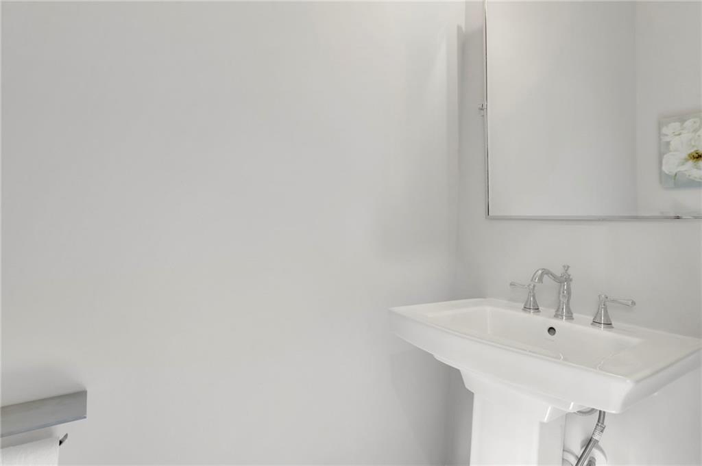 Atlanta, Georgia, 30316, United States, 2 Bedrooms Bedrooms, ,4 BathroomsBathrooms,Residential,For Sale,2007834