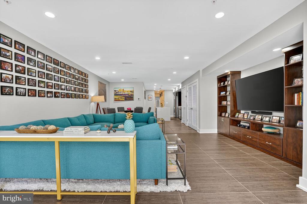 Washington, District of Columbia, 20010, United States, 2 Bedrooms Bedrooms, ,2 BathroomsBathrooms,Residential,For Sale,1975364