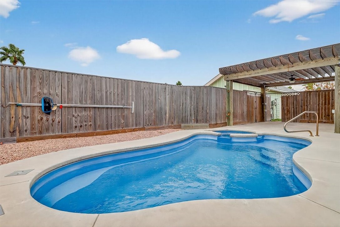 Port Aransas, Texas, 78373, United States, 3 Bedrooms Bedrooms, ,2 BathroomsBathrooms,Residential,For Sale,2001769