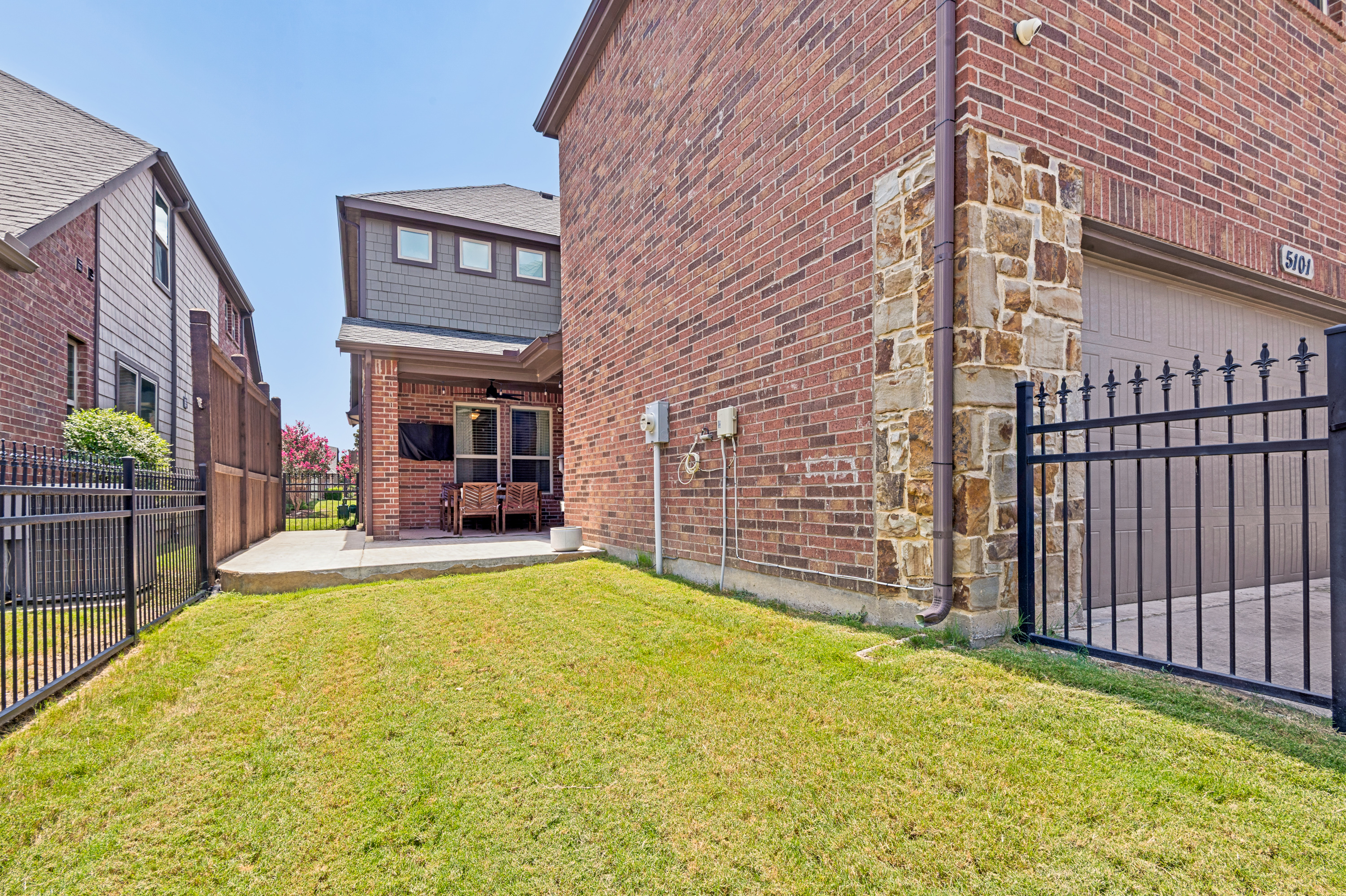  All the Aspects of a Single Family Dwelling, Ideal Benefits of Multi-Family - 物件實景