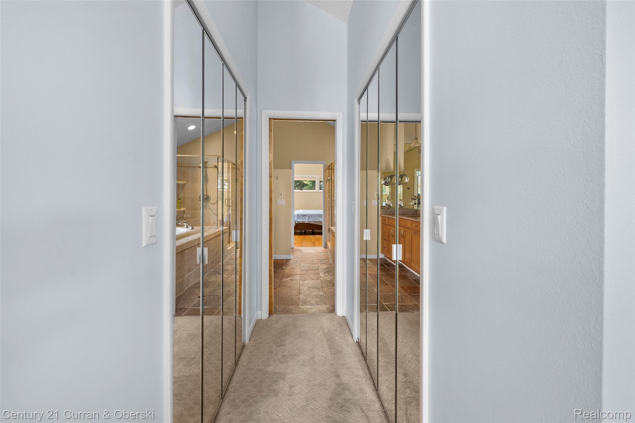 Walled Lake, Michigan, 48390, United States, 3 Bedrooms Bedrooms, ,3 BathroomsBathrooms,Residential,For Sale,1938303