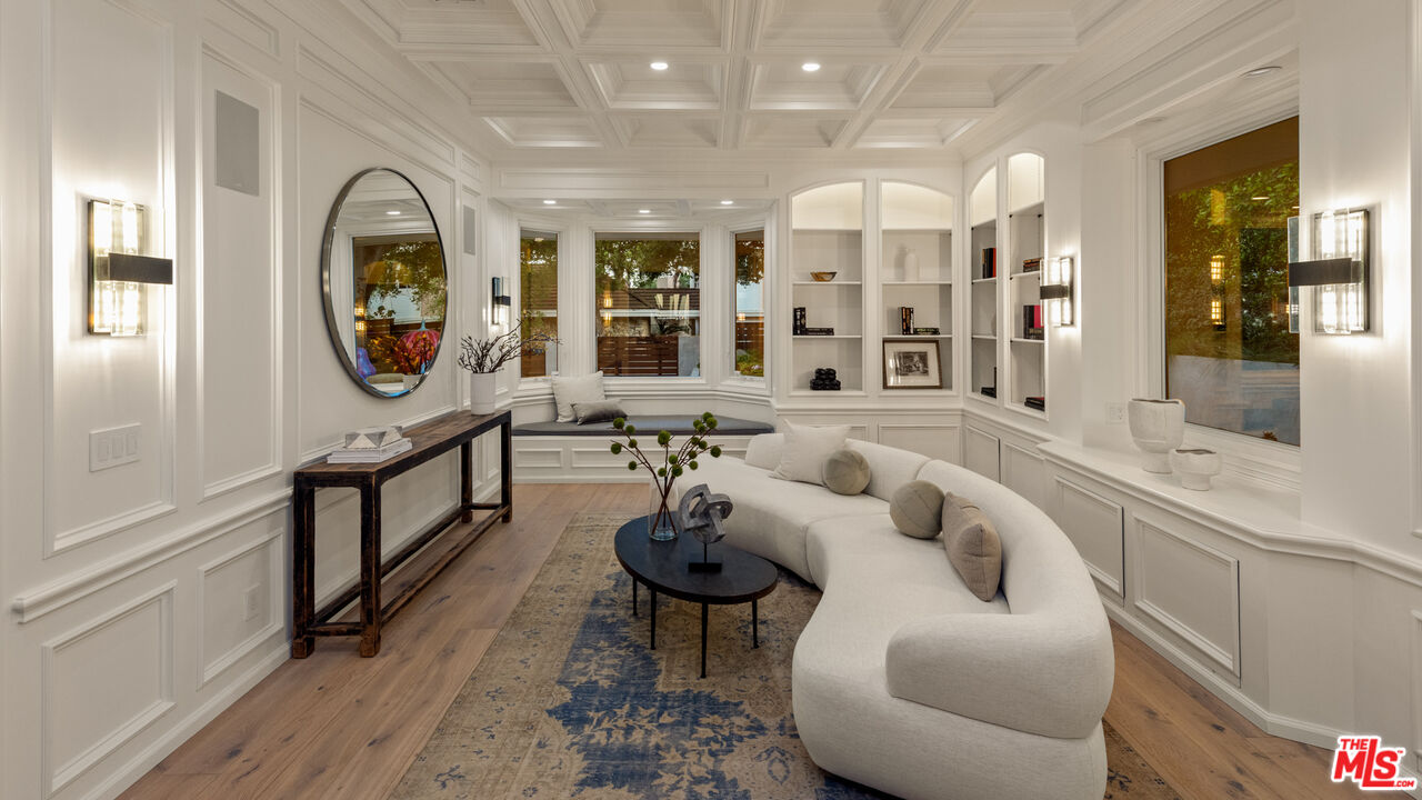 Los Angeles, California, 90049, United States, 5 Bedrooms Bedrooms, ,4 BathroomsBathrooms,Residential,For Sale,1889913