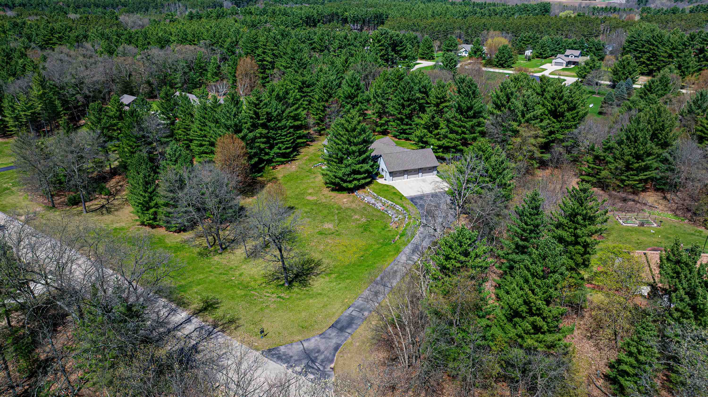 Spring Green, Wisconsin, 53588, United States, 4 Bedrooms Bedrooms, ,4 BathroomsBathrooms,Residential,For Sale,2040175