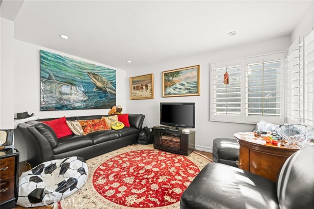 Los Angeles, California, 90064, United States, 6 Bedrooms Bedrooms, ,3 BathroomsBathrooms,Residential,For Sale,1878495