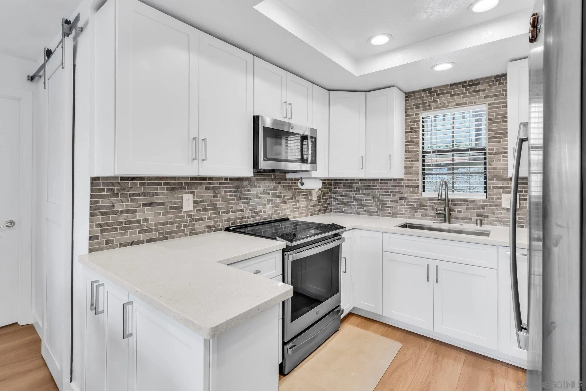 San Diego, California, 92110, United States, 2 Bedrooms Bedrooms, ,2 BathroomsBathrooms,Residential,For Sale,1996834