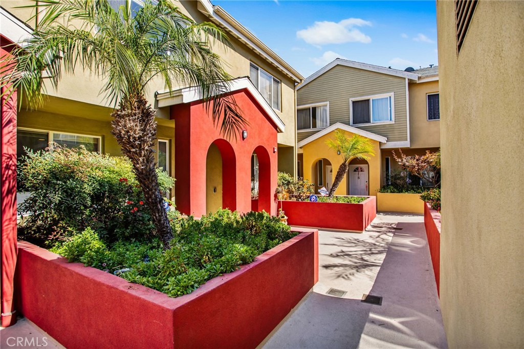 Long Beach, California, 90813, United States, 2 Bedrooms Bedrooms, ,2 BathroomsBathrooms,Residential,For Sale,1976501