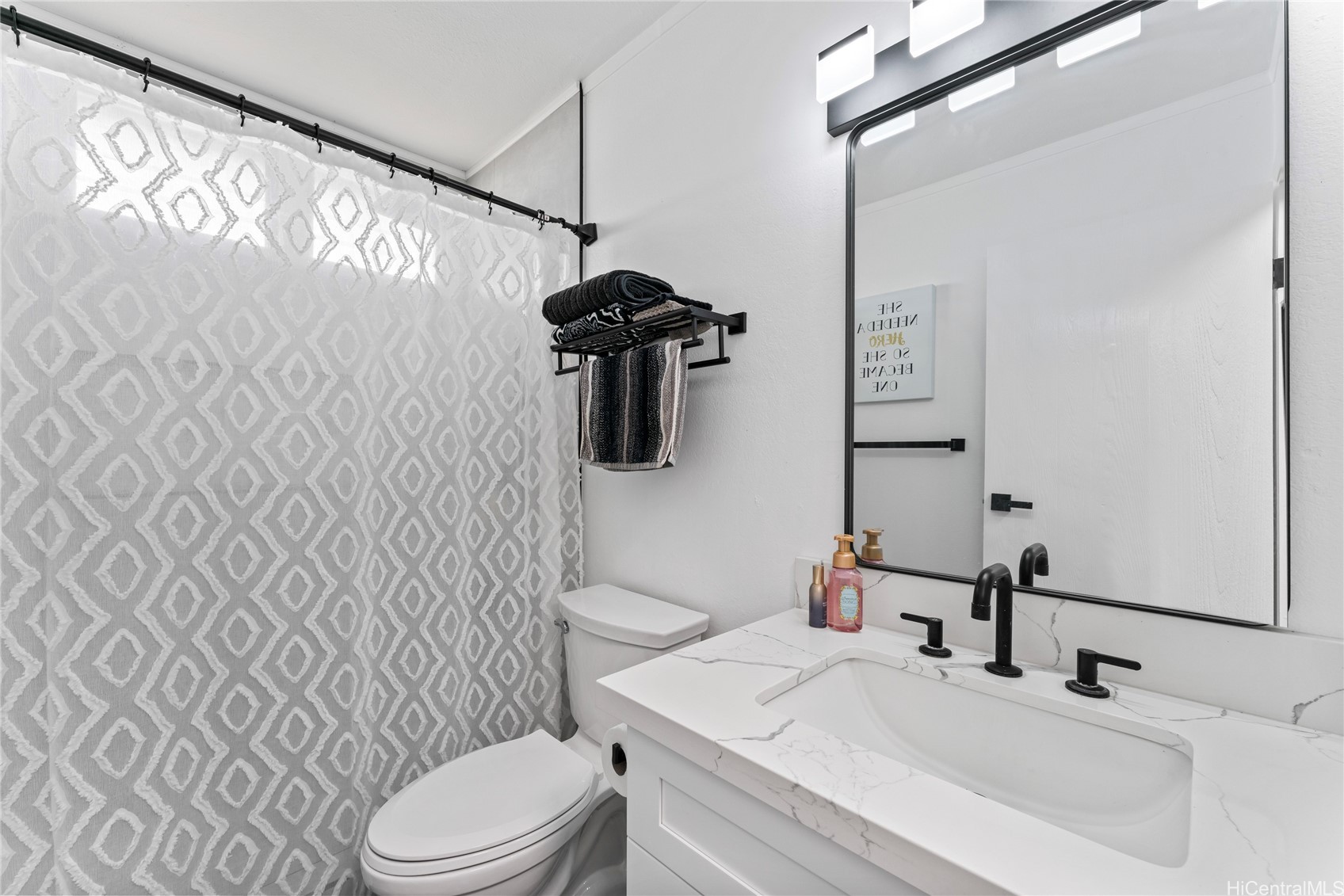 Pearl City, Hawaii, 96782, United States, 2 Bedrooms Bedrooms, ,2 BathroomsBathrooms,Residential,For Sale,1927390