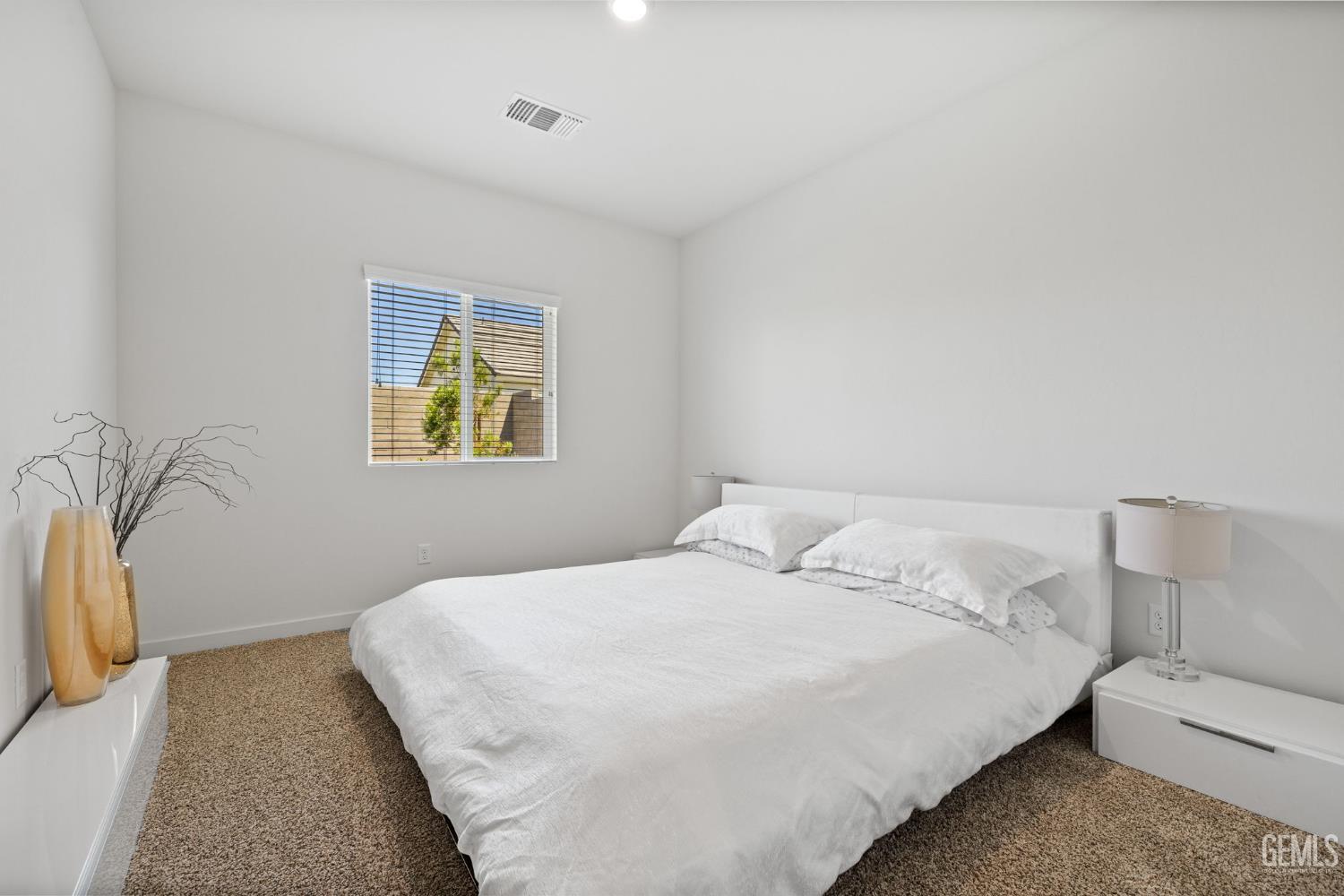 Bakersfield, California, 93311, United States, 5 Bedrooms Bedrooms, ,3 BathroomsBathrooms,Residential,For Sale,1908914