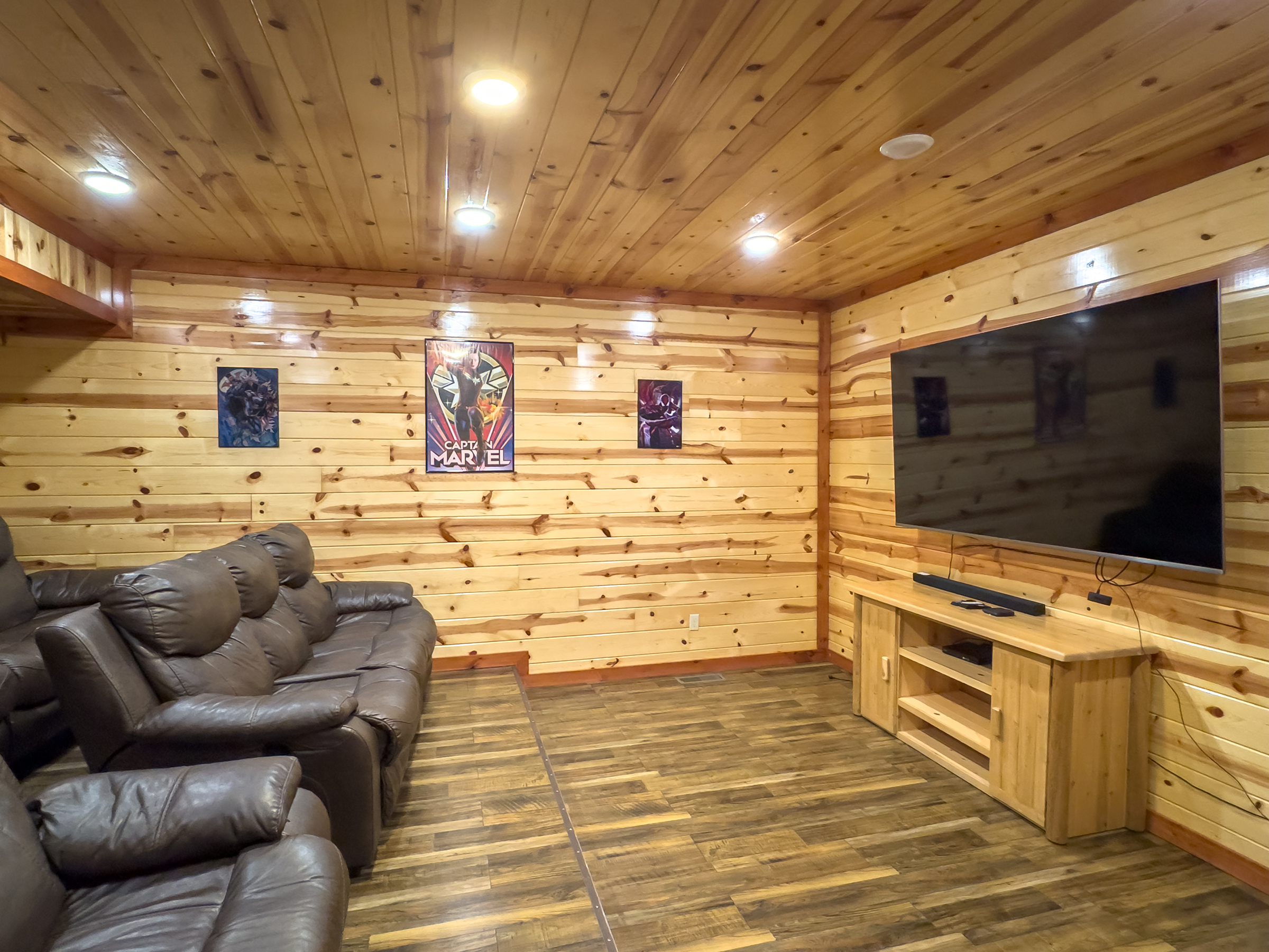 Sevierville, Tennessee, 37862, United States, 6 Bedrooms Bedrooms, ,7 BathroomsBathrooms,Residential,For Sale,1798299