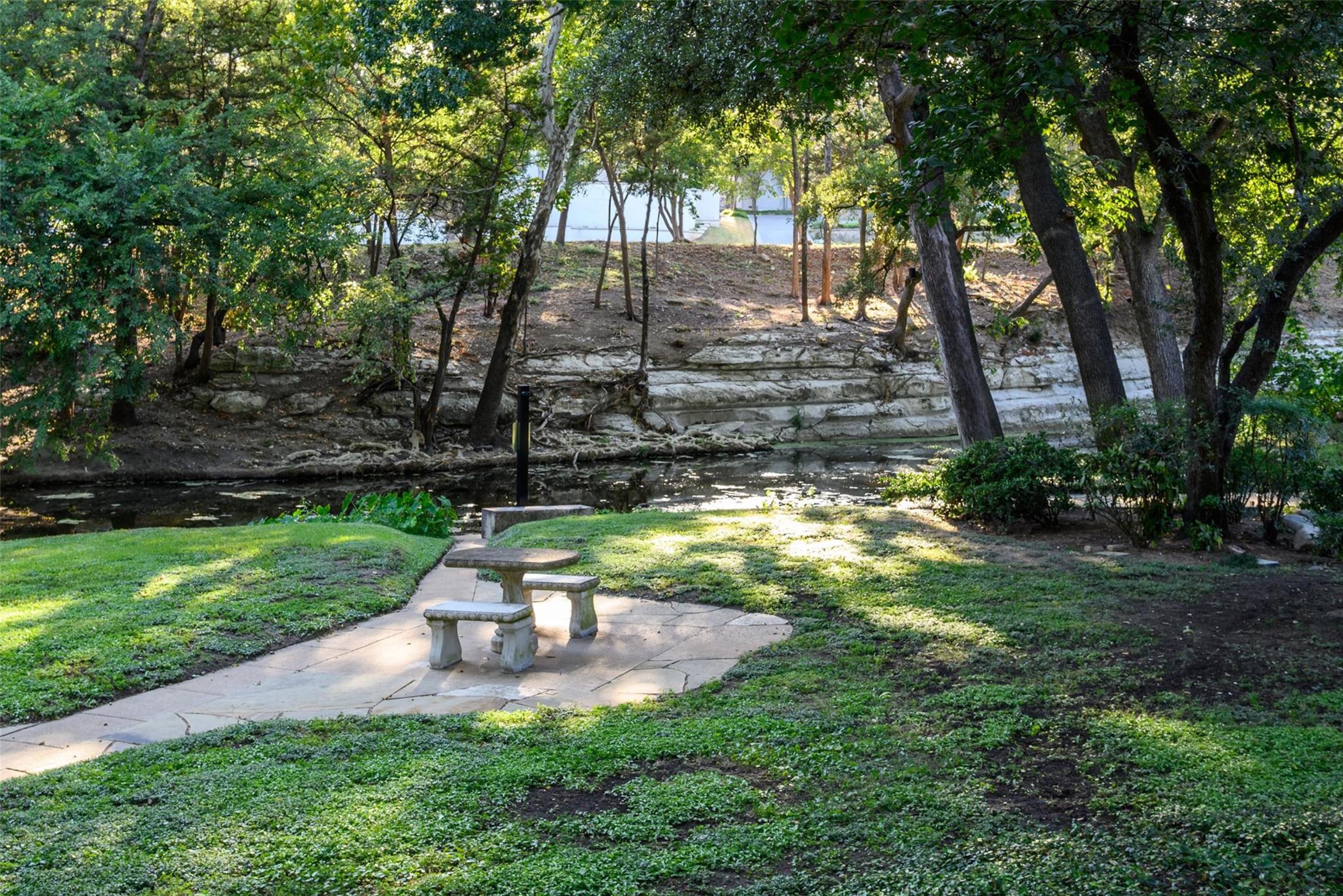  A Rare Find at Christopher Place - 物件實景