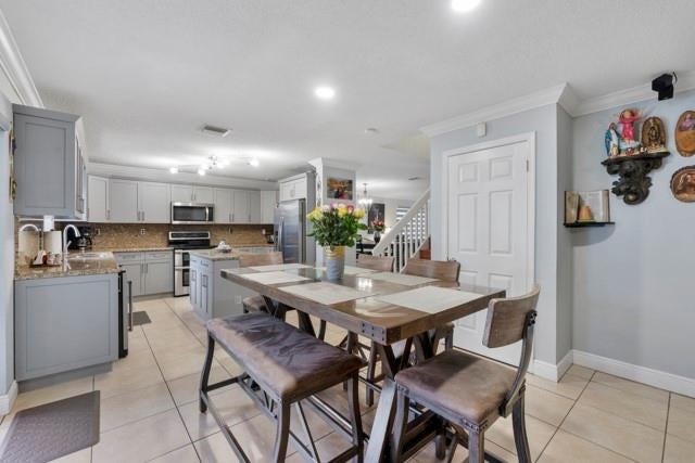 Hialeah, Florida, 33015, United States, 5 Bedrooms Bedrooms, ,3 BathroomsBathrooms,Residential,For Sale,1977900