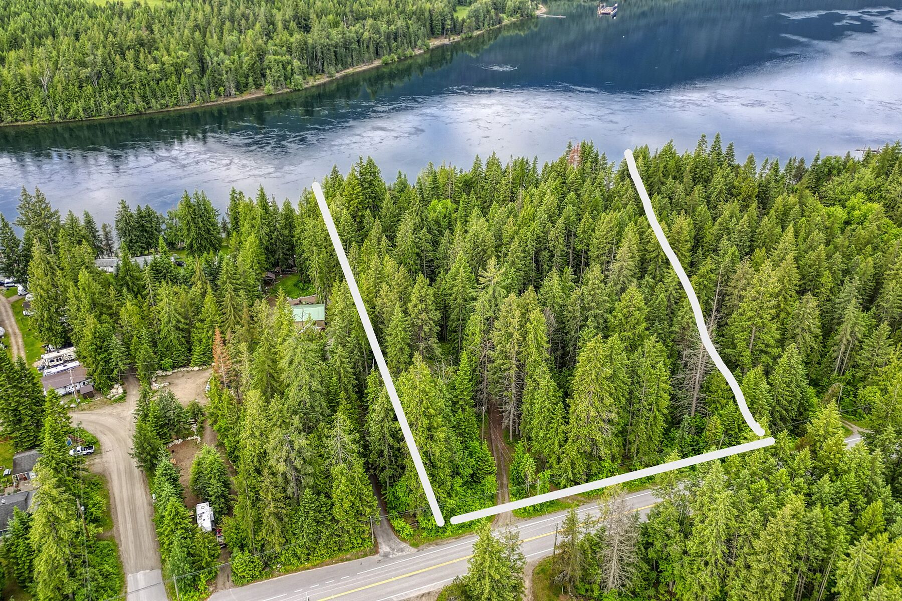  Kootenay Private Waterfront - 物件實景
