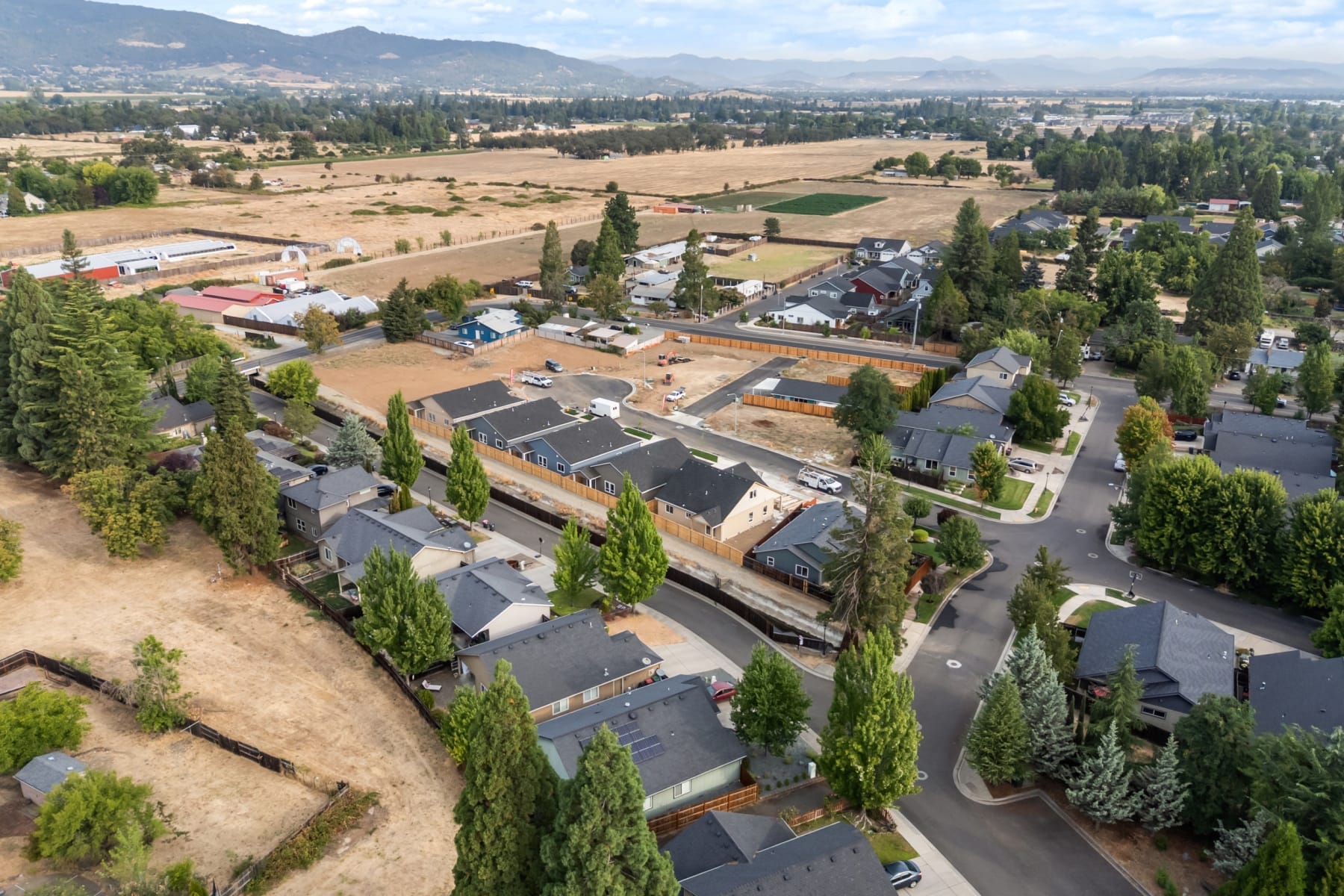  2217 Piazza Drive Medford, OR 97501 - 物件實景