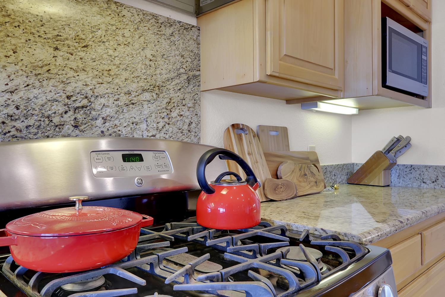 Browns Valley, California, 95918, United States, 5 Bedrooms Bedrooms, ,4 BathroomsBathrooms,Residential,For Sale,1980583