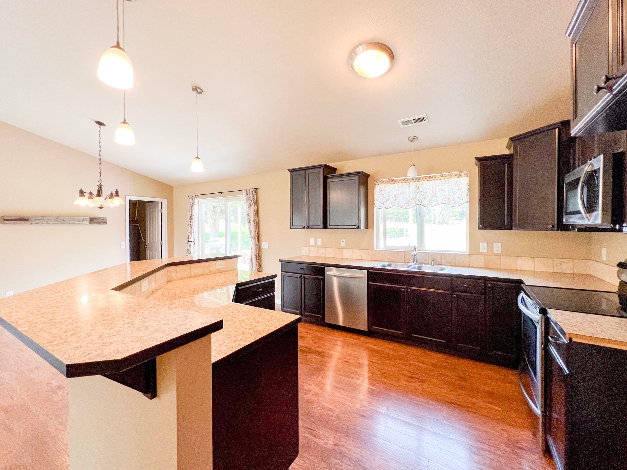 Colville, Washington, 99114, United States, 3 Bedrooms Bedrooms, ,2 BathroomsBathrooms,Residential,For Sale,1928026
