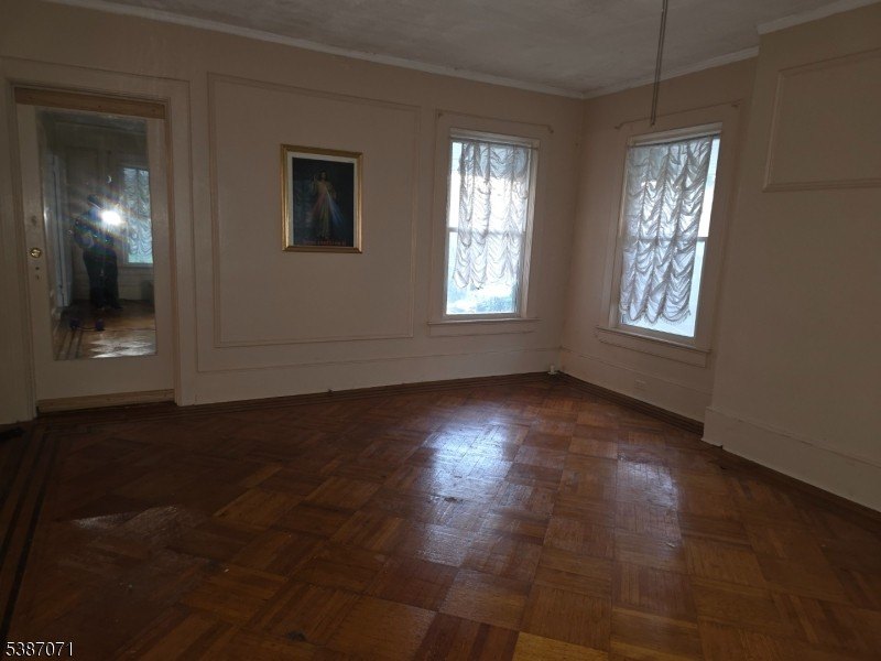 Newark City, New Jersey, 07104-1530, United States, 8 Bedrooms Bedrooms, ,5 BathroomsBathrooms,Residential,For Sale,1977371