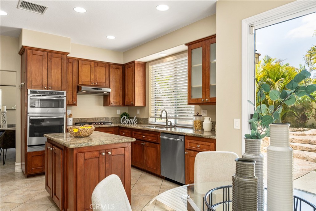 Lake Forest, California, 92610, United States, 5 Bedrooms Bedrooms, ,3 BathroomsBathrooms,Residential,For Sale,1903296