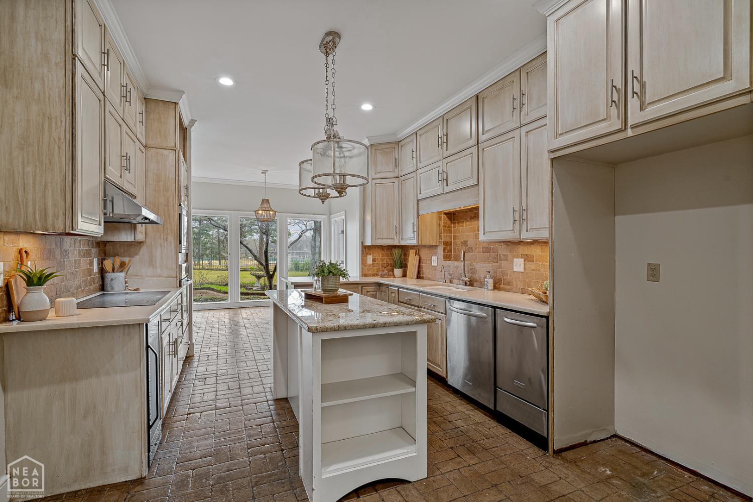 Jonesboro, Arkansas, 72401, United States, 4 Bedrooms Bedrooms, ,3 BathroomsBathrooms,Residential,For Sale,2005969