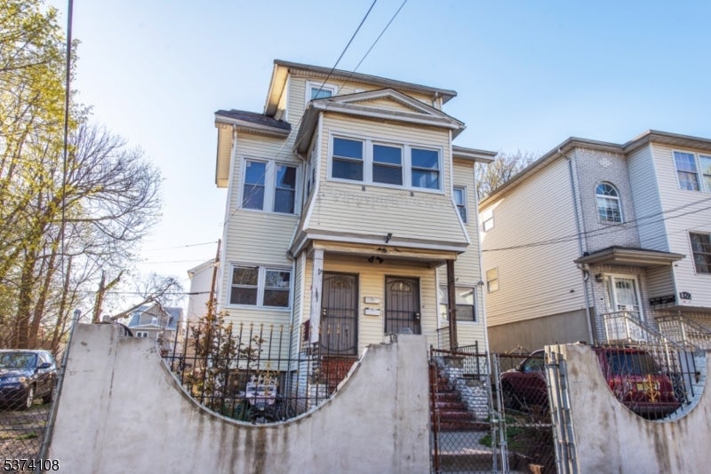 Newark City, New Jersey, 07112, United States, ,3 BathroomsBathrooms,Residential,For Sale,1982998