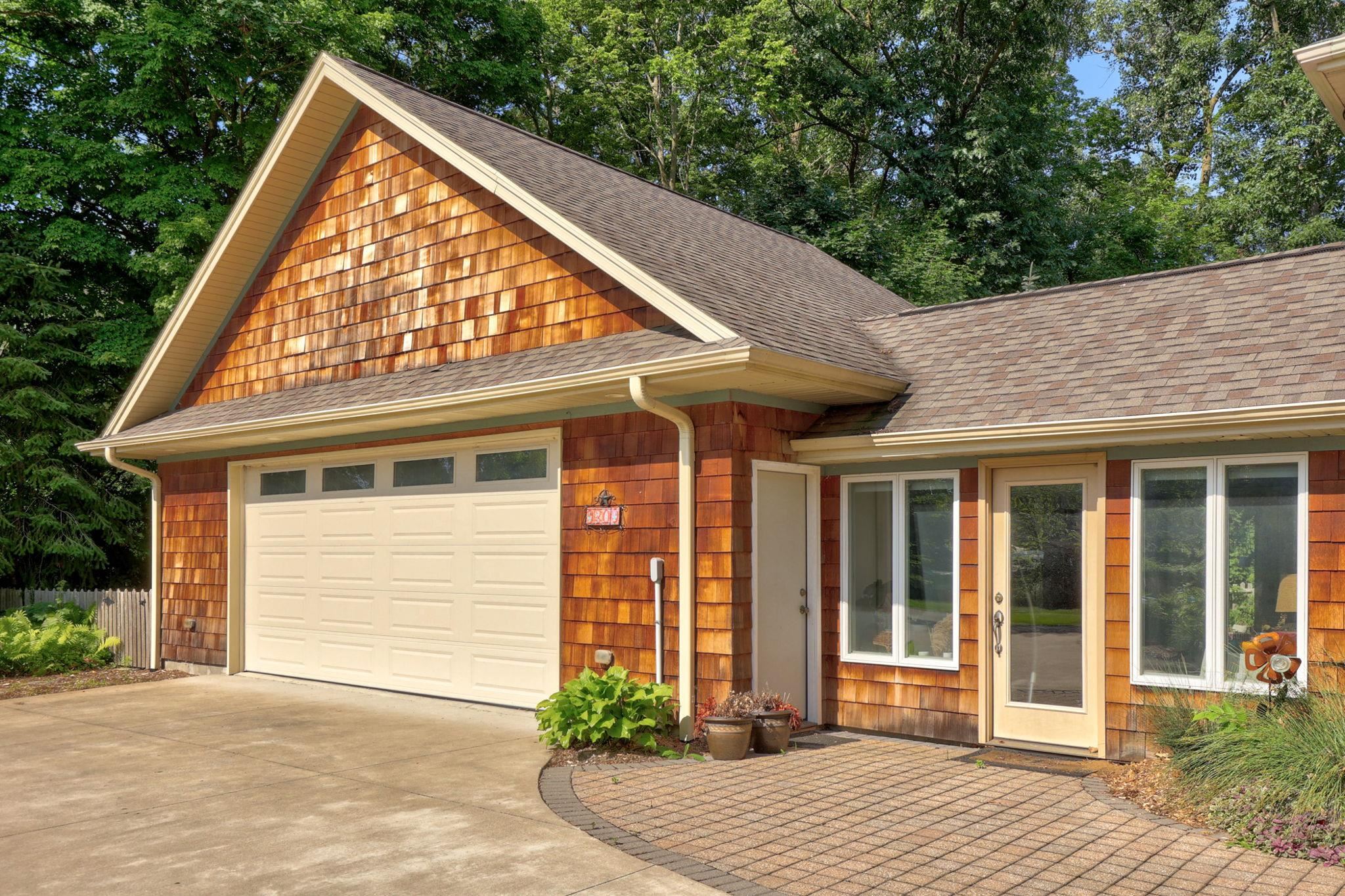 Vassar, Michigan, 49768, United States, 3 Bedrooms Bedrooms, ,4 BathroomsBathrooms,Residential,For Sale,1976339