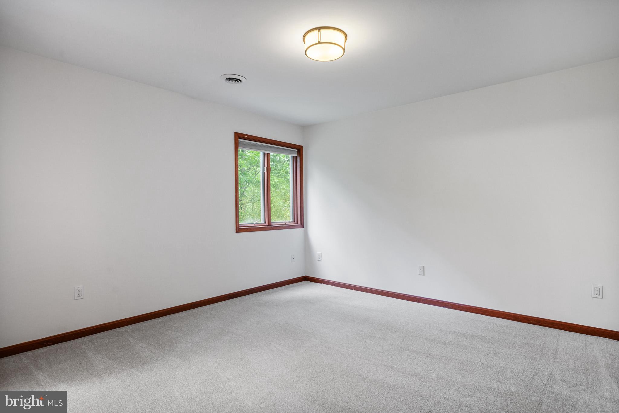 La Plata, Maryland, 20646, United States, 5 Bedrooms Bedrooms, ,4 BathroomsBathrooms,Residential,For Sale,1928558