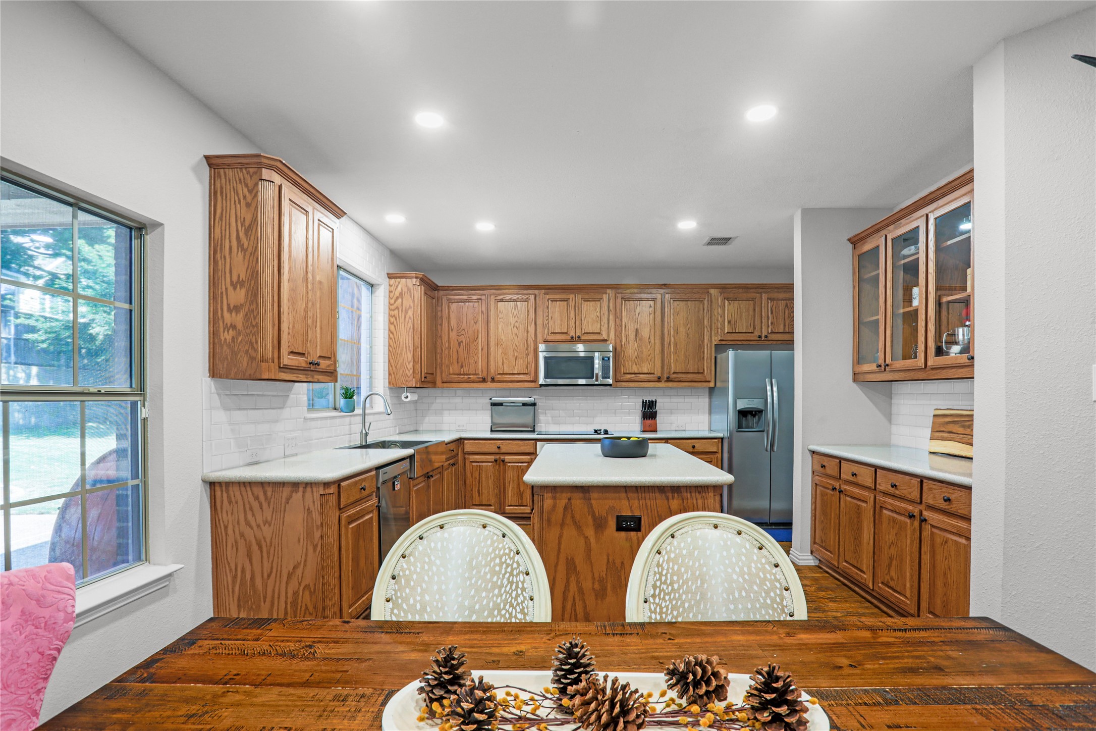 North Richland Hills, Texas, 76180, United States, 5 Bedrooms Bedrooms, ,4 BathroomsBathrooms,Residential,For Sale,1946878