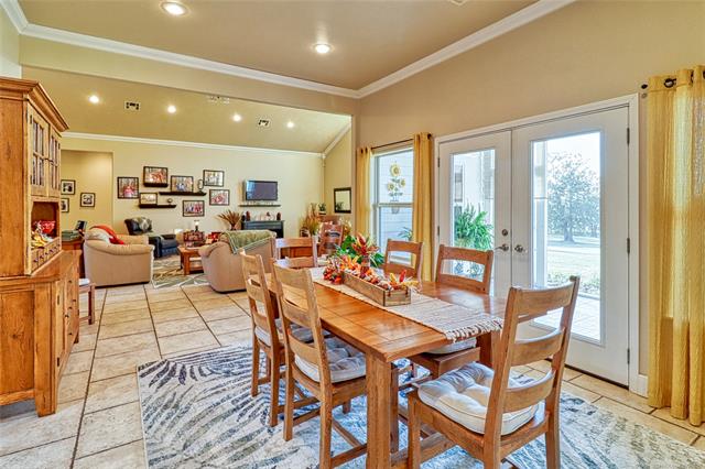 Eufaula, Oklahoma, 74432, United States, 3 Bedrooms Bedrooms, ,4 BathroomsBathrooms,Residential,For Sale,1976546