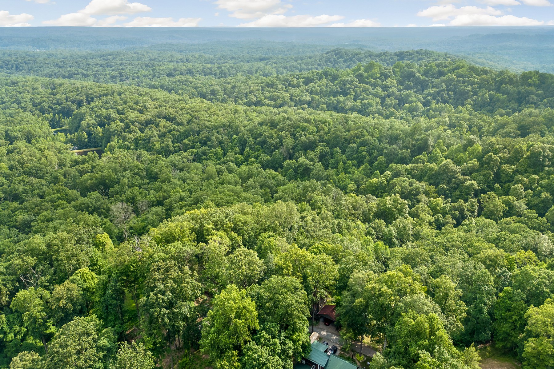  Authentic Log Home with Breathtaking Views of Brown County