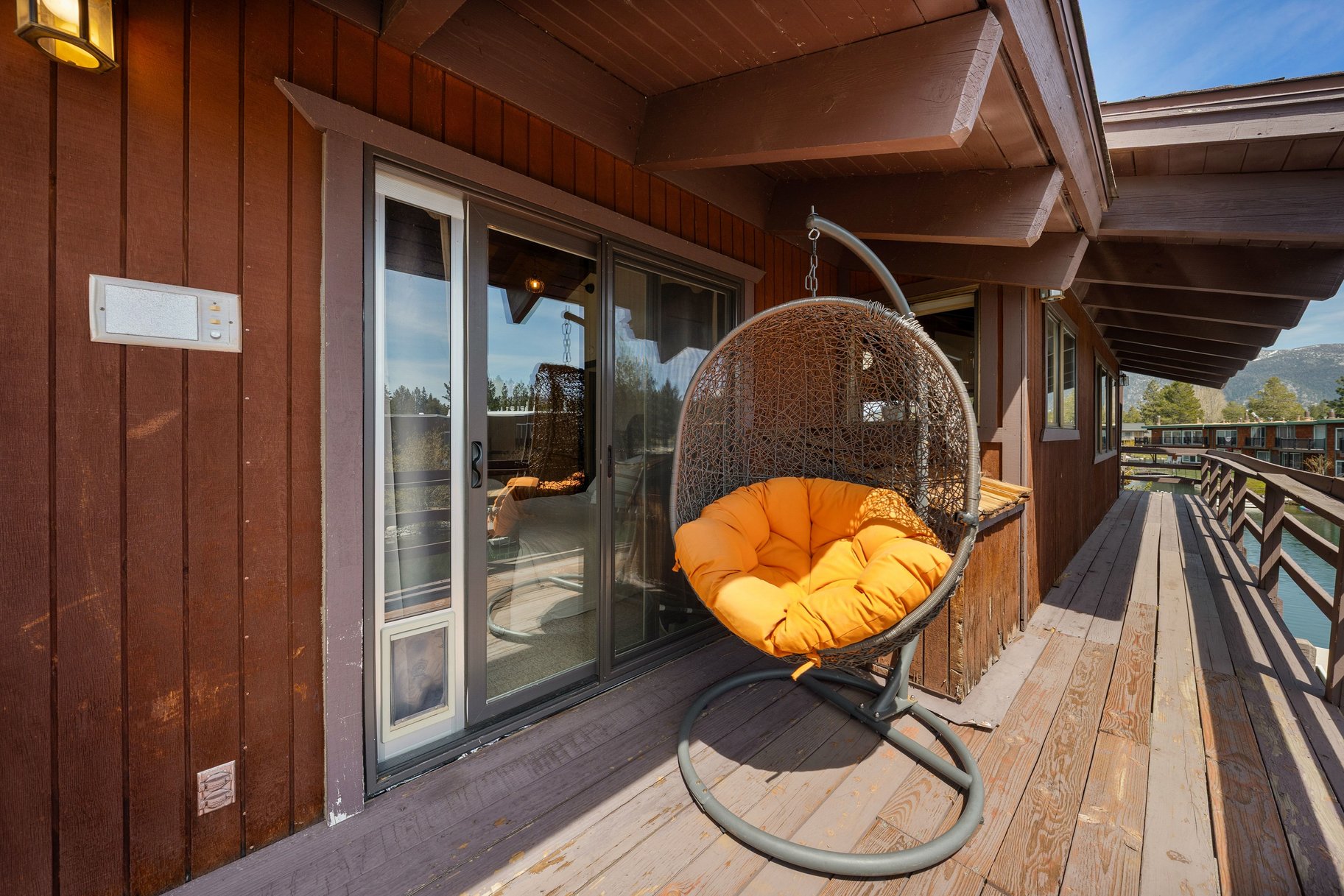  Tahoe Keys Charmer with Stunning Views - 物件實景
