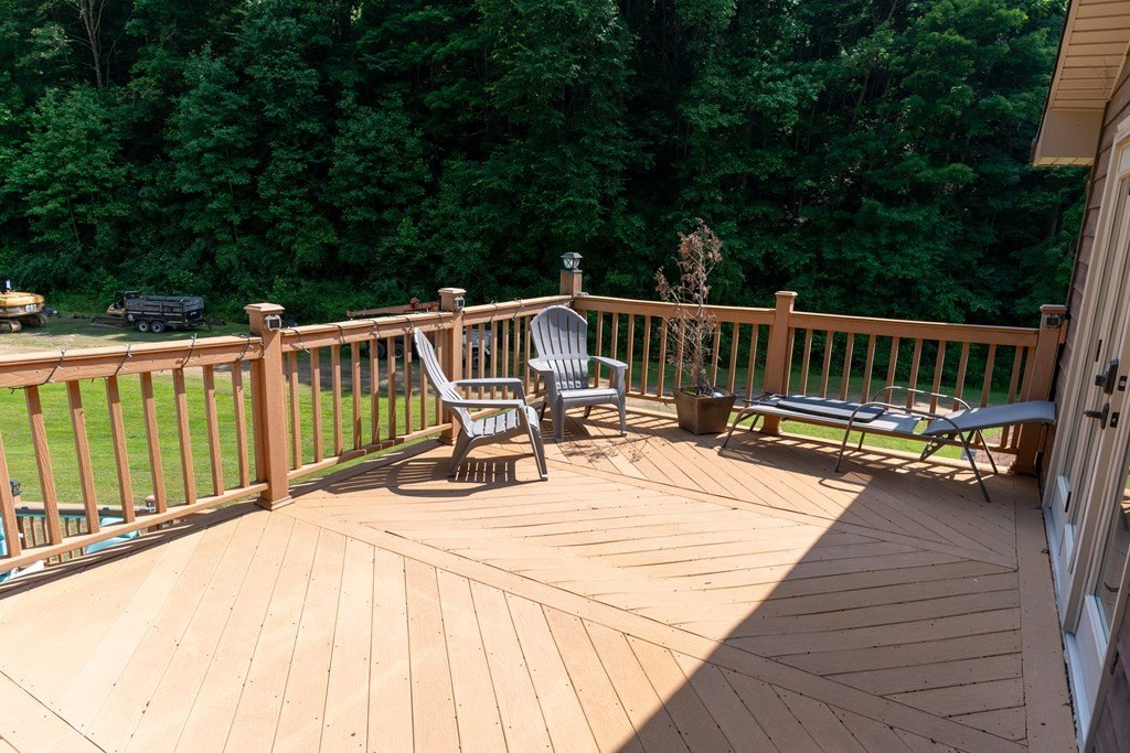 Prestonsburg, Kentucky, 41653, United States, 4 Bedrooms Bedrooms, ,5 BathroomsBathrooms,Residential,For Sale,2048061
