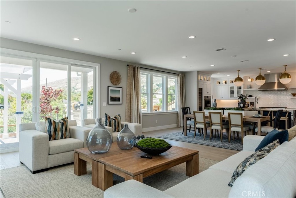 San Luis Obispo, California, 93401, United States, 5 Bedrooms Bedrooms, ,6 BathroomsBathrooms,Residential,For Sale,2001522