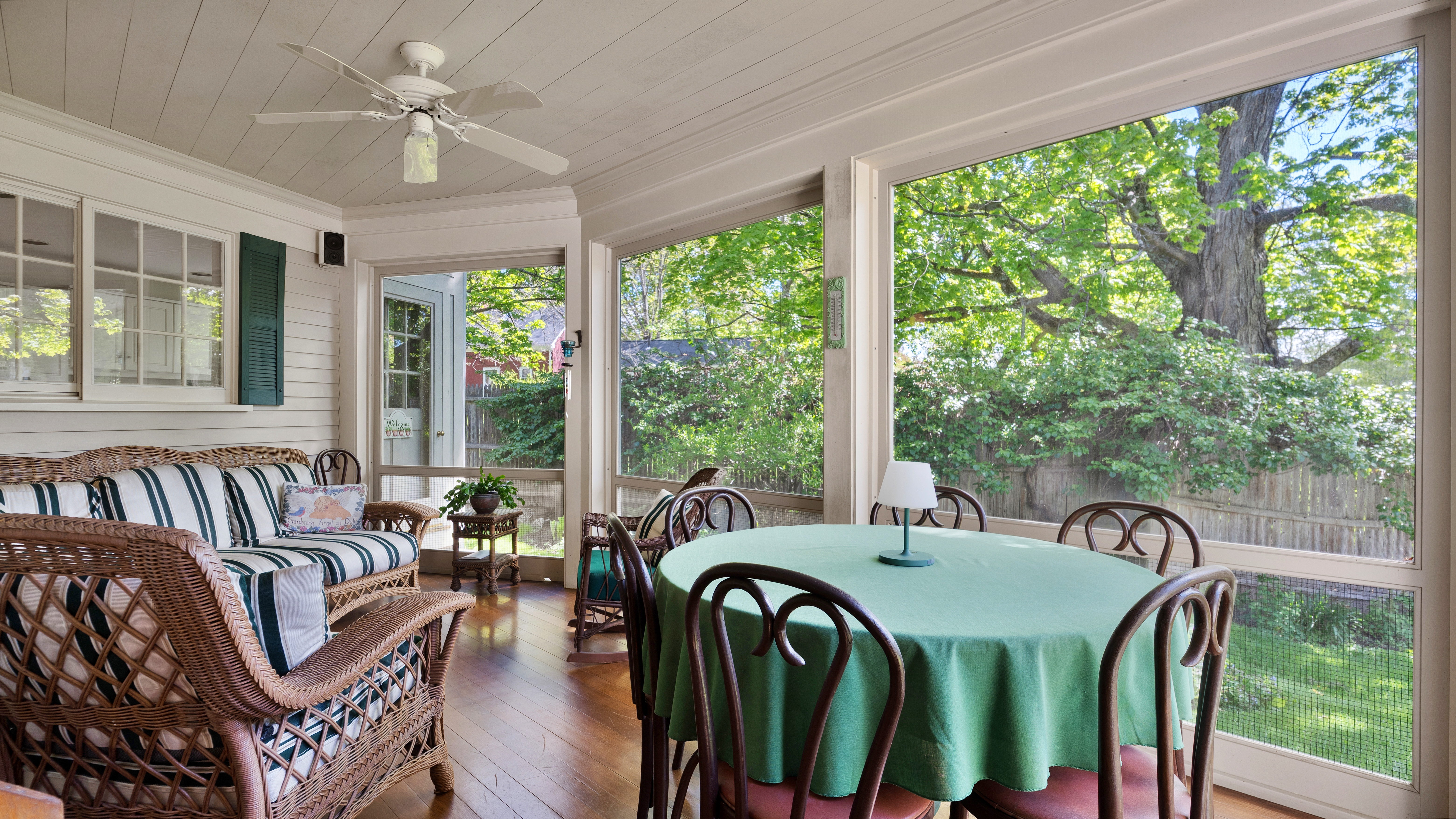  Historic Riverfront Gem with Mountain Views in Lee - 物件實景