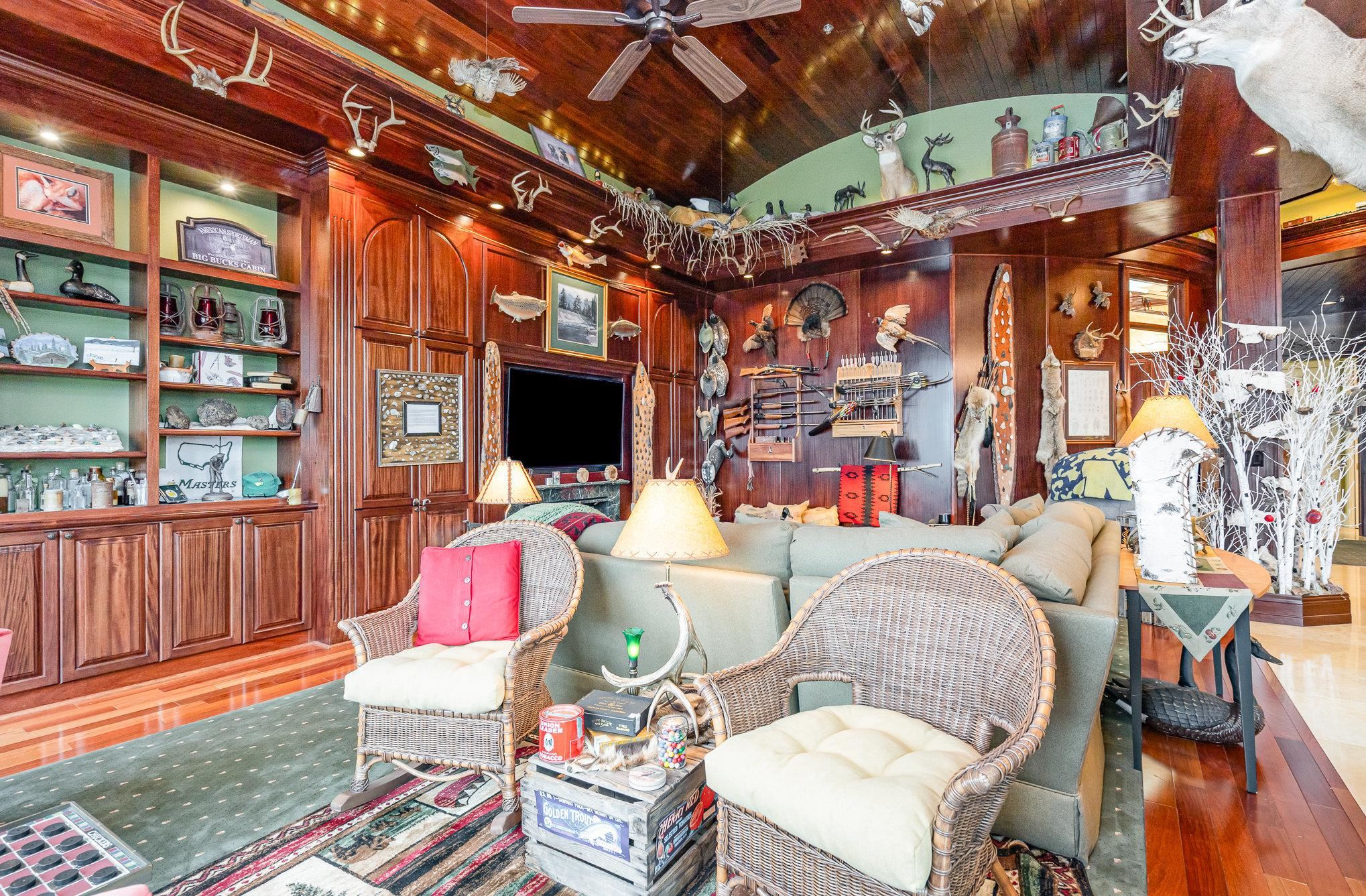 Bay City, Michigan, 48707, United States, 4 Bedrooms Bedrooms, ,5 BathroomsBathrooms,Residential,For Sale,2005481