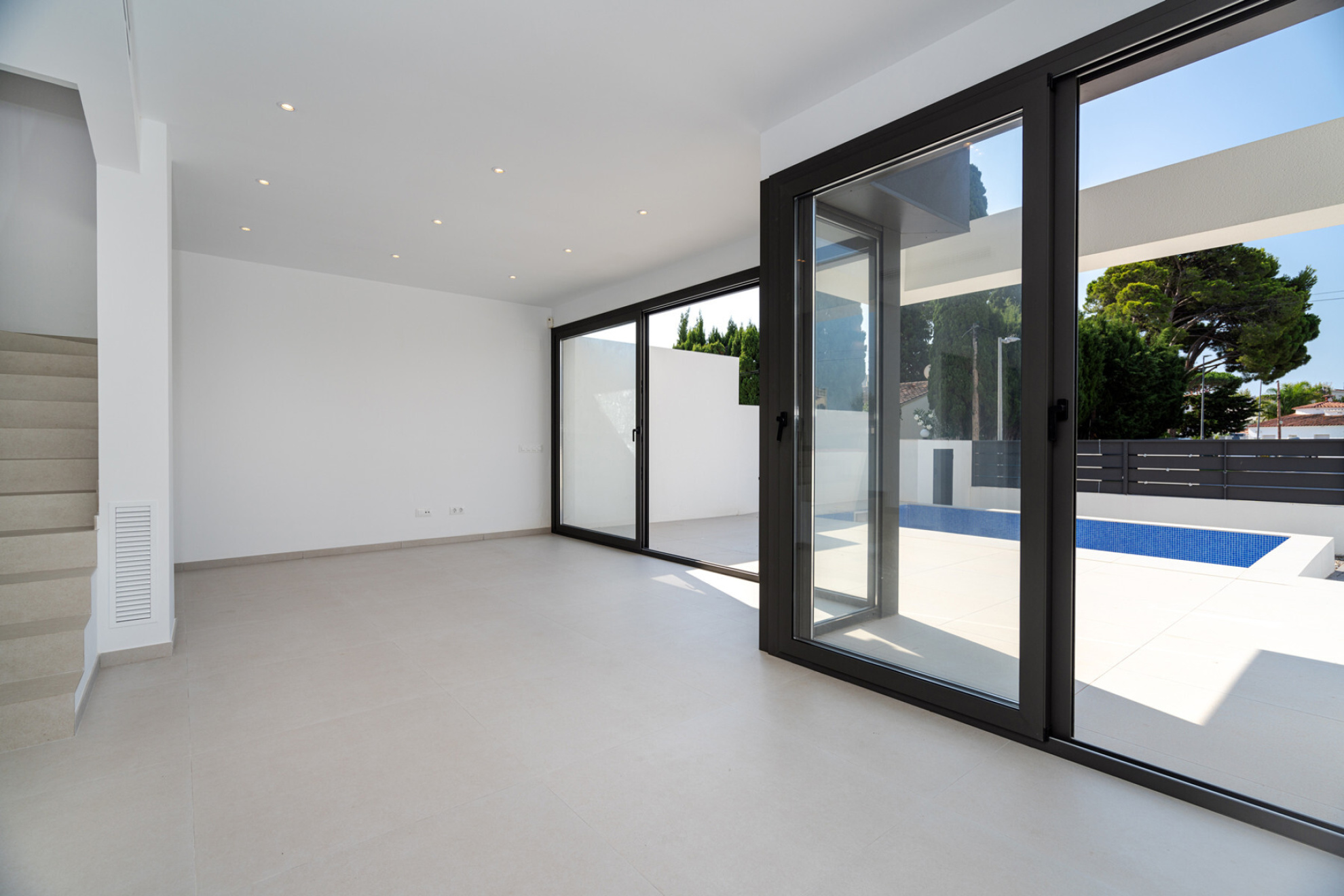  New minimalist building in Requesens - Empuriabrava - 物件實景
