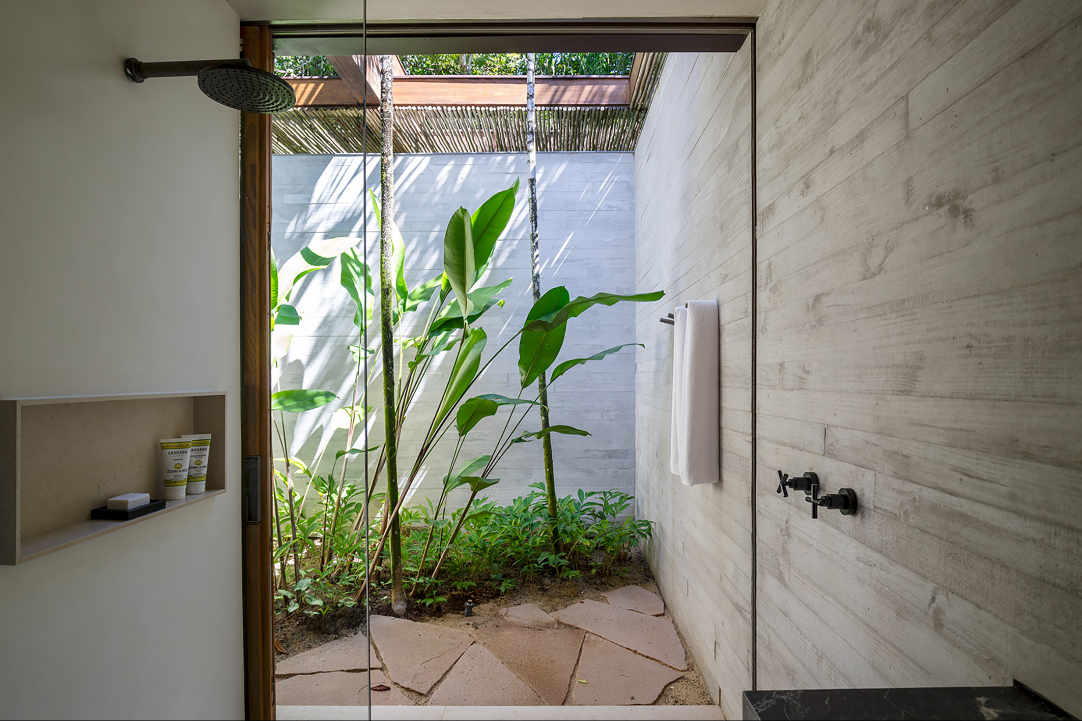  Seafront house by Marcio Kogan with seamless integration to the landscape - 物件實景